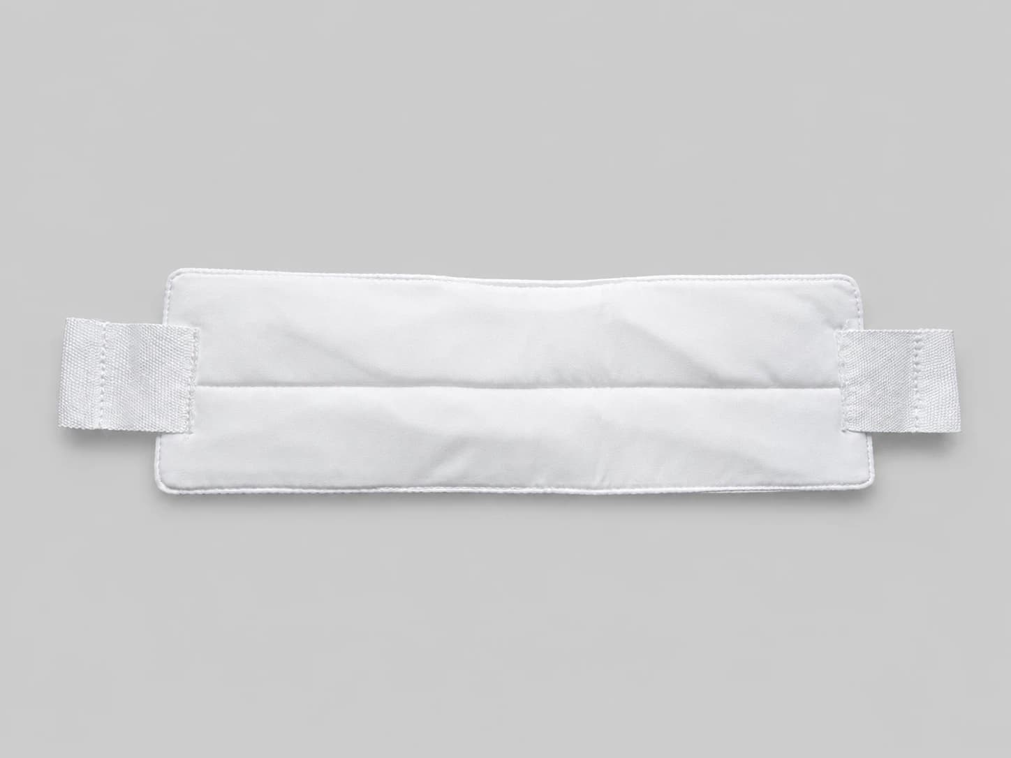 High-density white microfiber cleanroom mop pad, reverse construction view