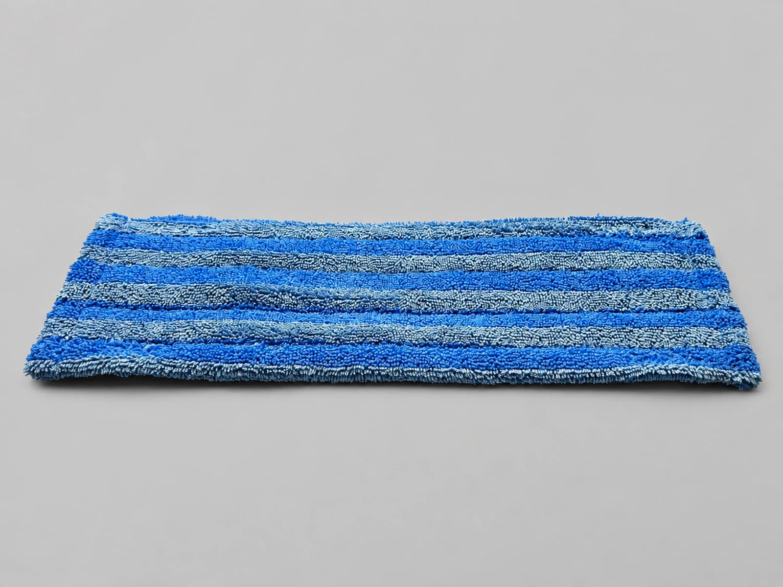 MIDPOSI B-7 reusable blue microfiber mop, angled view