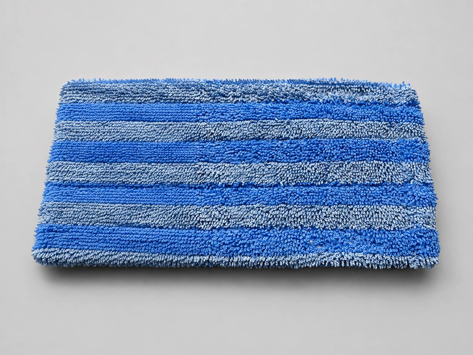 MIDPOSI B-7 reusable hygiene mop, backing and pocket view